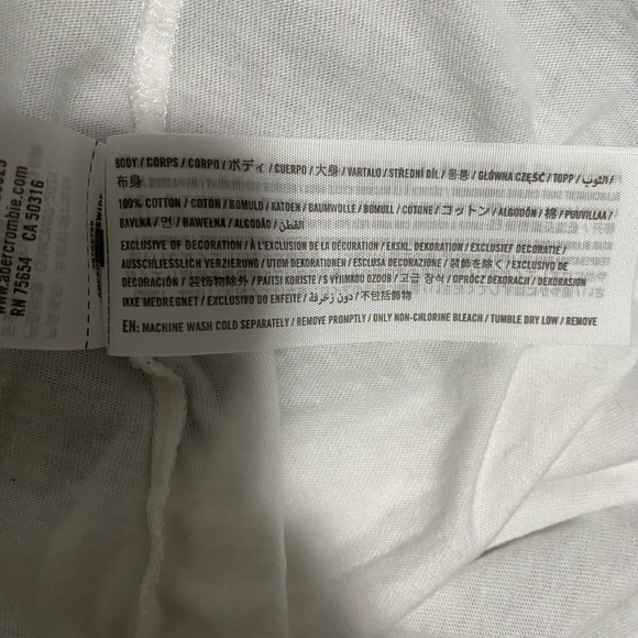 Hollister Women's Daydreaming T-shirt Large - Picture 4 of 4